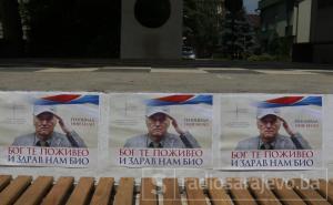 Sramotne poruke uoči presude: Bratunac oblijepljen plakatima u čast Mladića